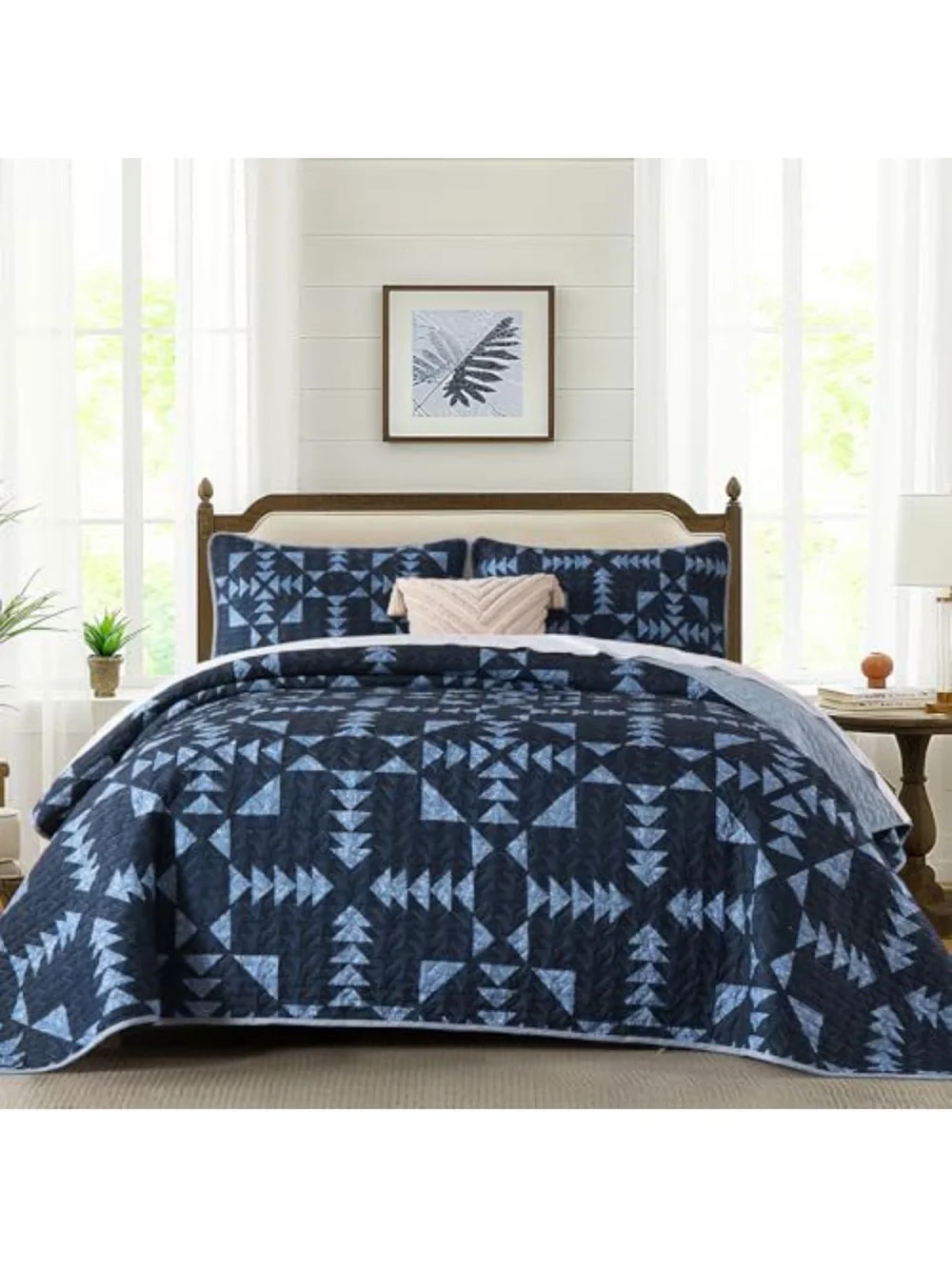 Blue Queen Quilt - Arrowhead